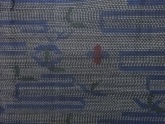 アンティーク　抽象ヱ霞に花模様織り出し本場泥大島紬着物